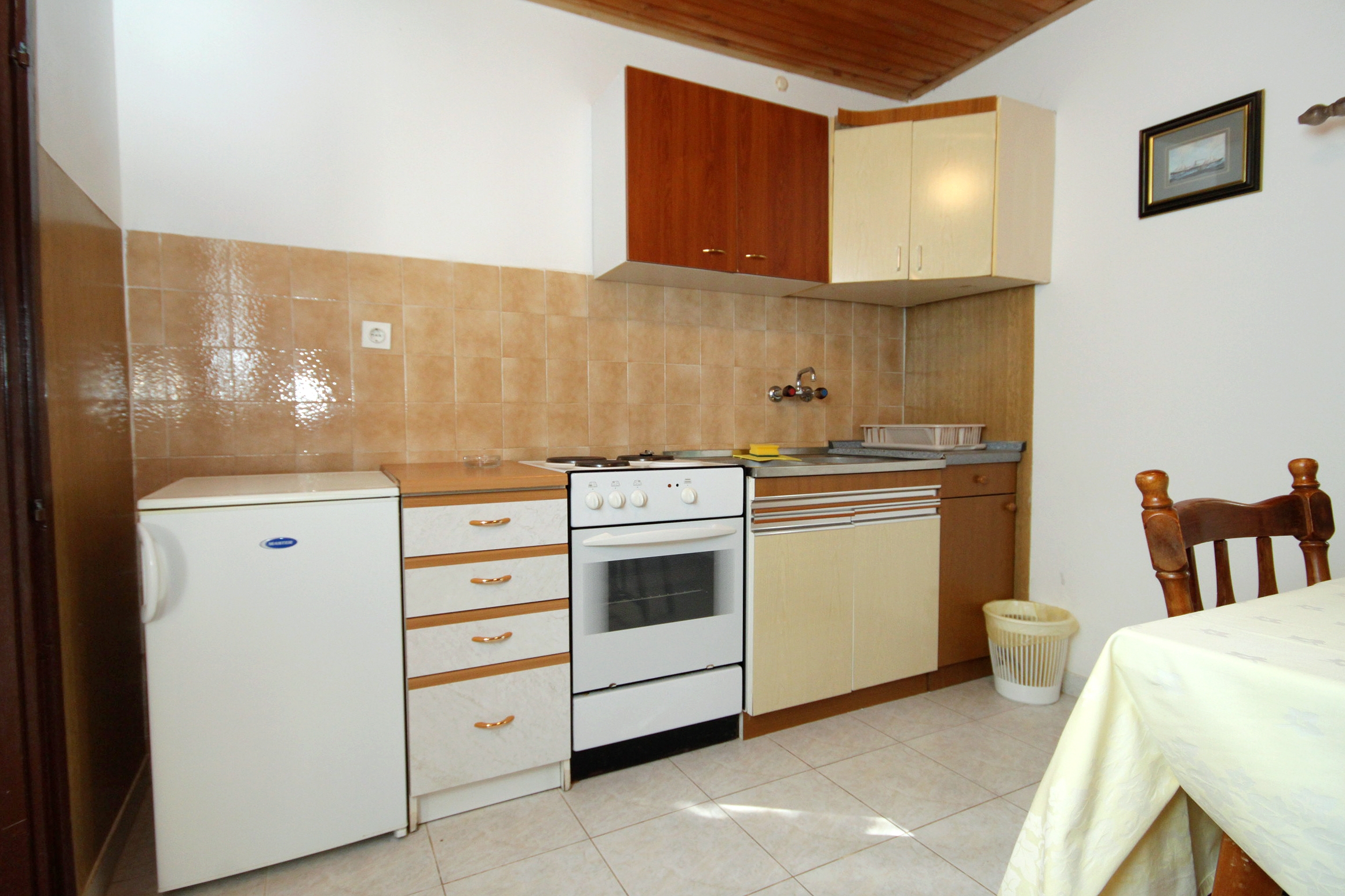 One bedroom apartment near beach Molunat, Dubrovnik  A-b