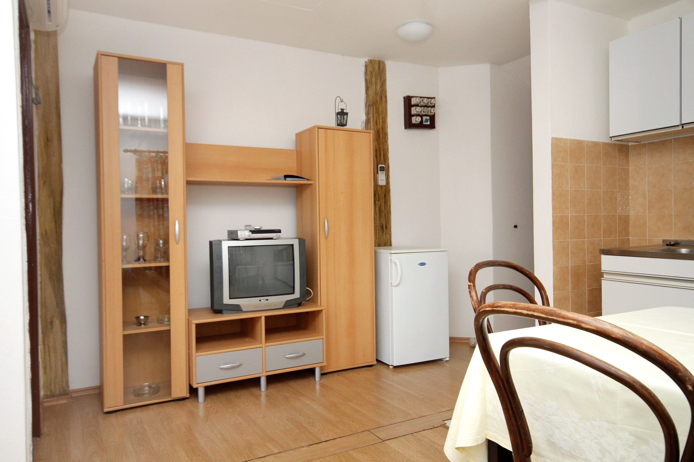 One bedroom apartment near beach Molunat, Dubrovnik  A-c