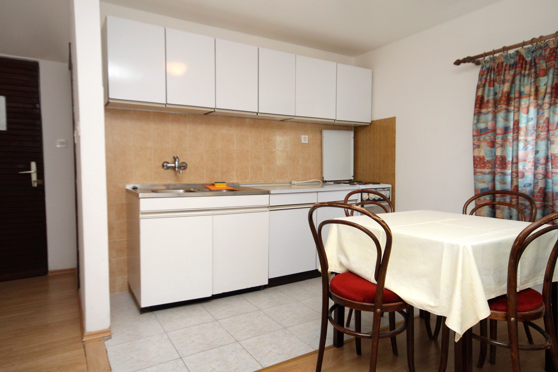 One bedroom apartment near beach Molunat, Dubrovnik  A-c