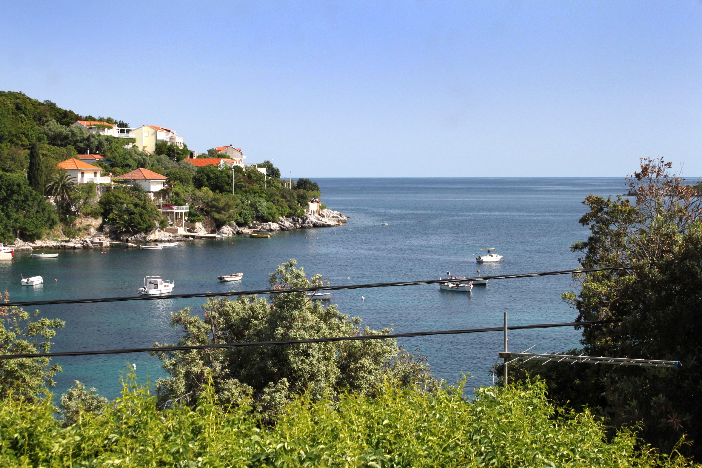 One bedroom apartment near beach Molunat, Dubrovnik  A-d