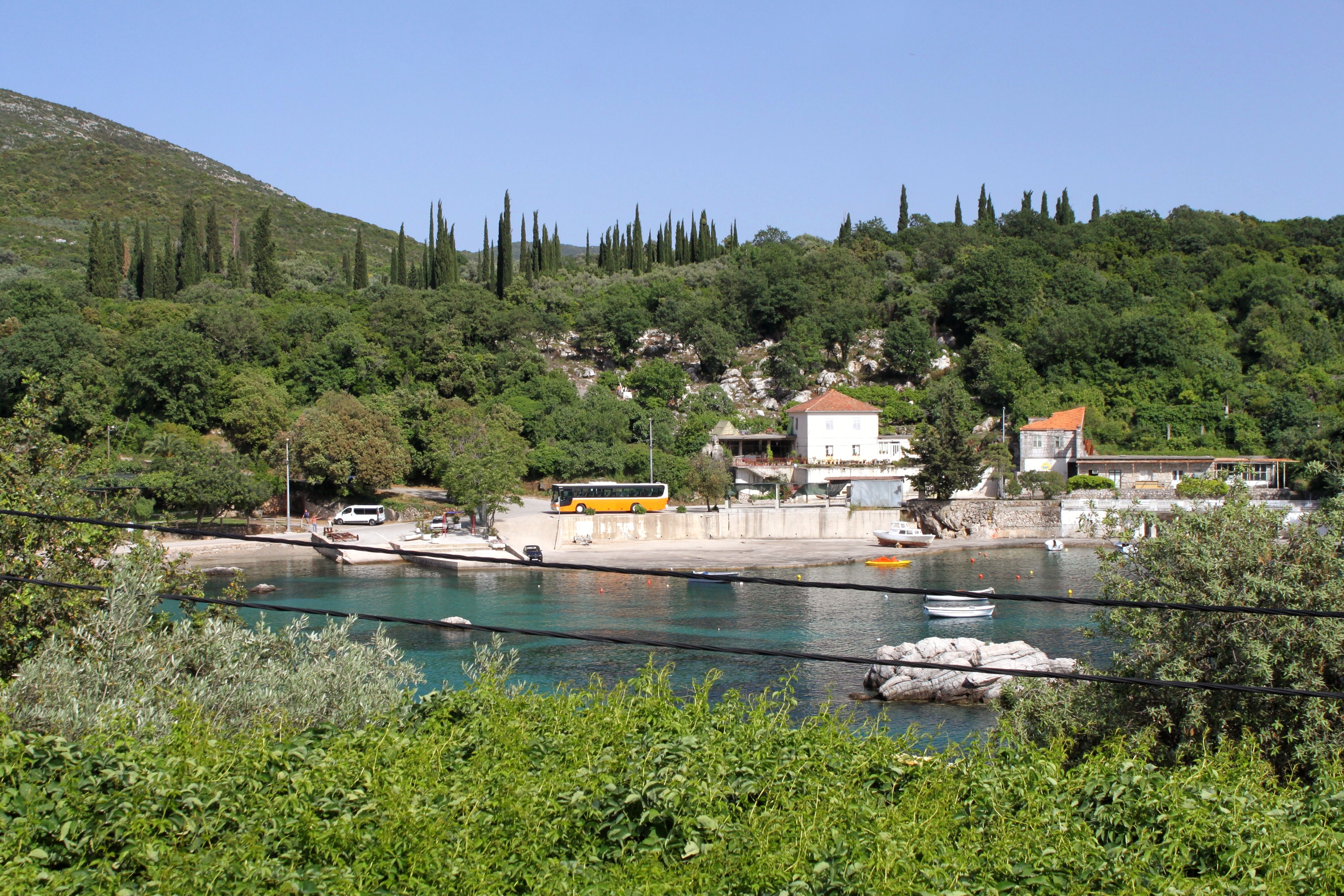 One bedroom apartment near beach Molunat, Dubrovnik  A-d