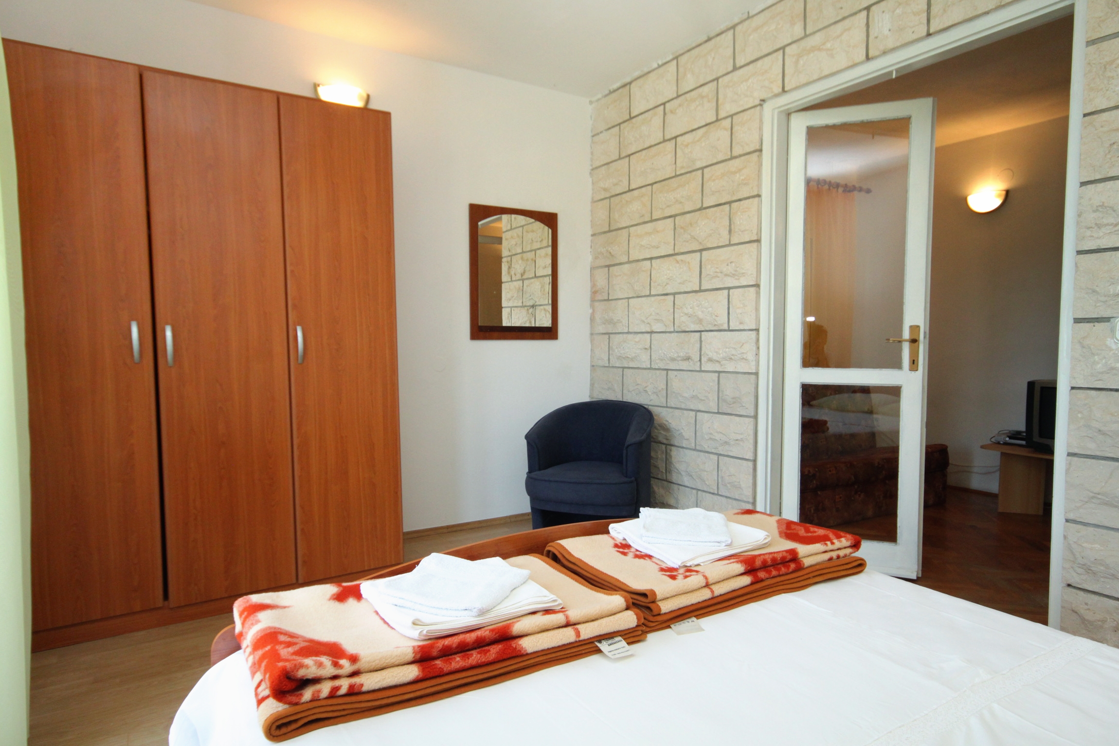 One bedroom apartment near beach Molunat, Dubrovnik  A-d