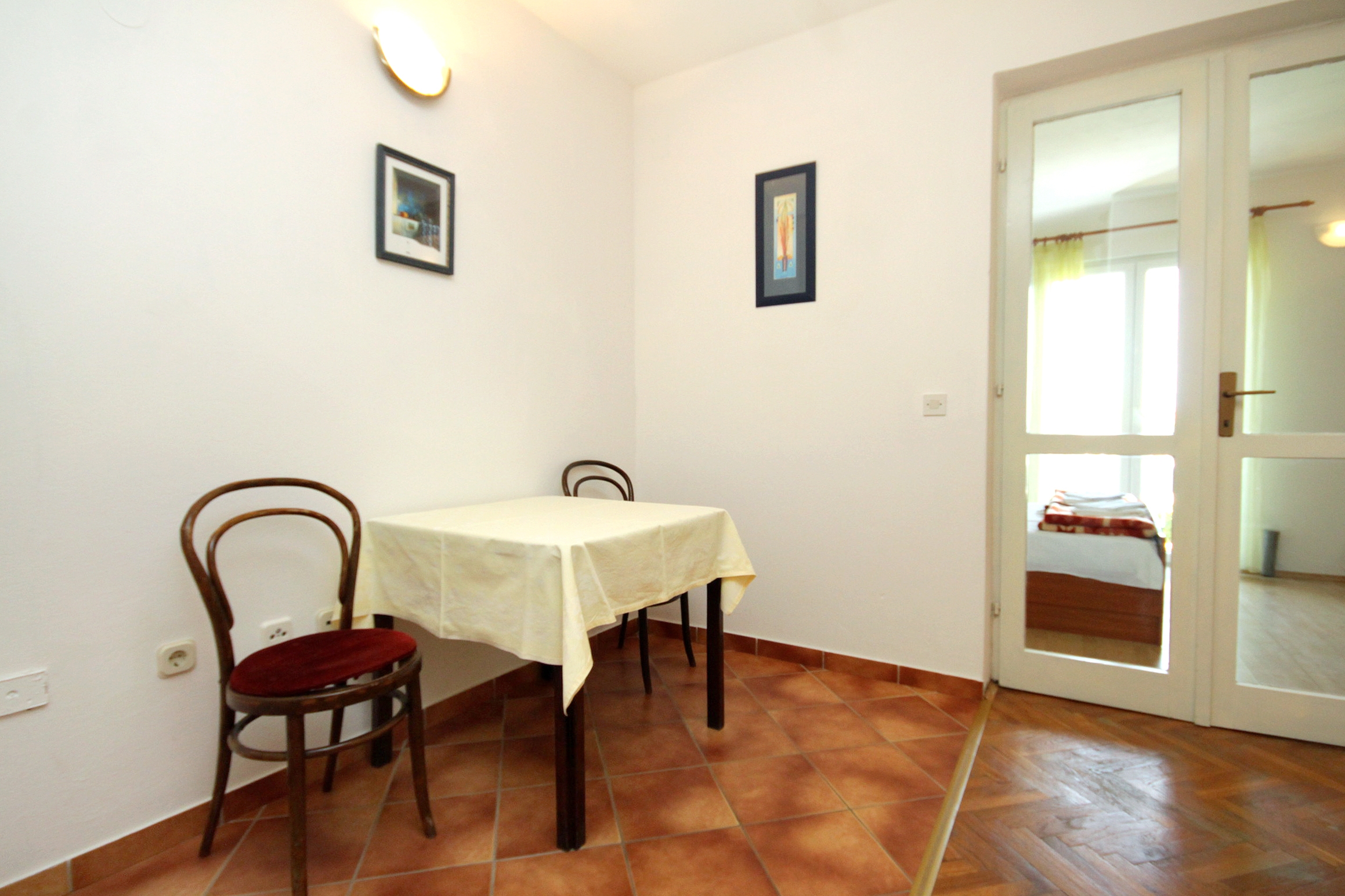 One bedroom apartment near beach Molunat, Dubrovnik  A-d