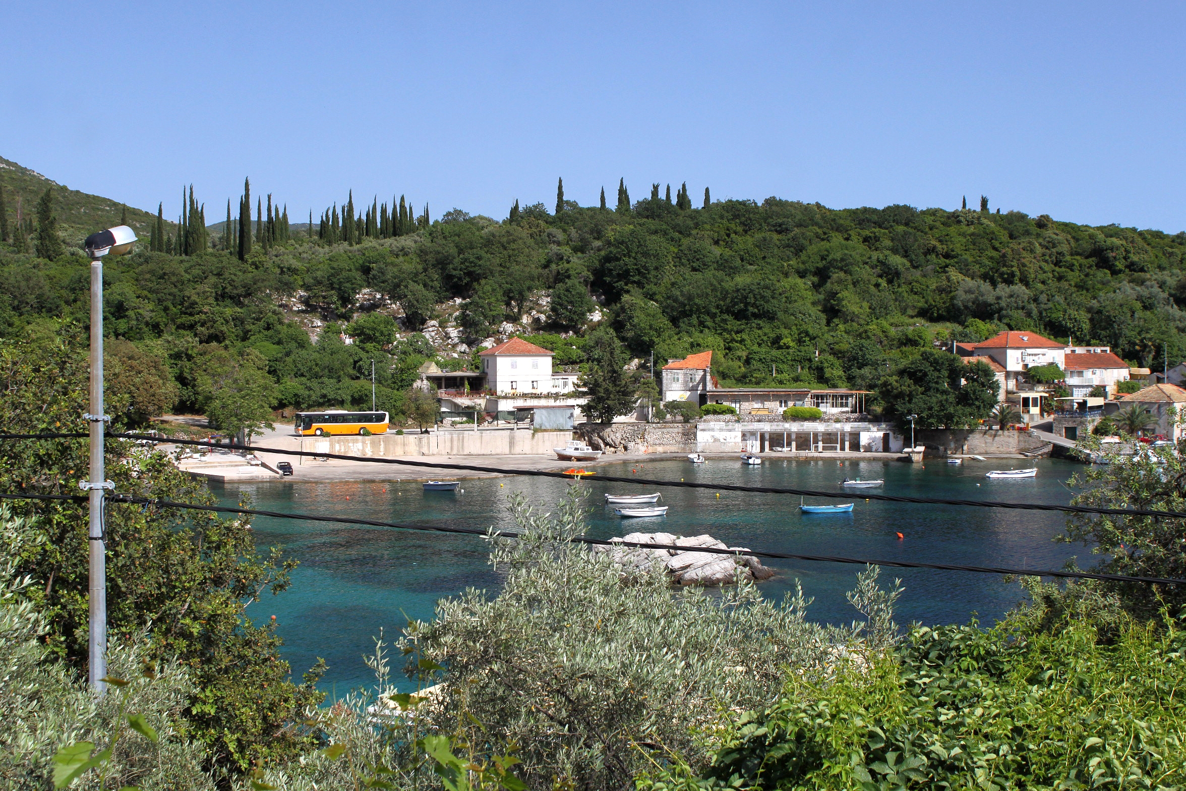 One bedroom apartment near beach Molunat, Dubrovnik  A-e