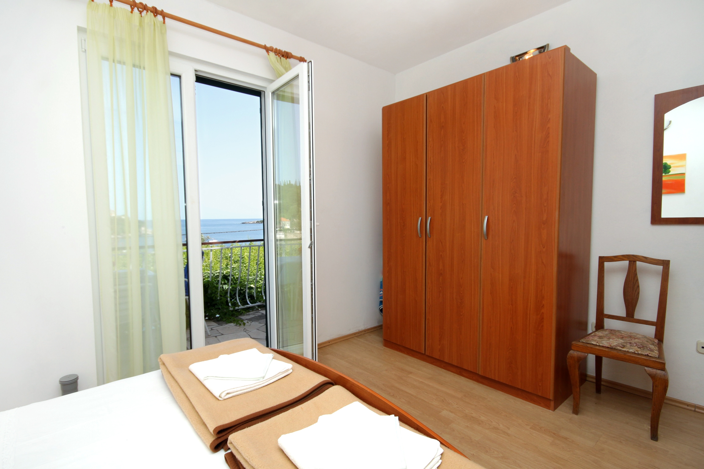 One bedroom apartment near beach Molunat, Dubrovnik  A-e