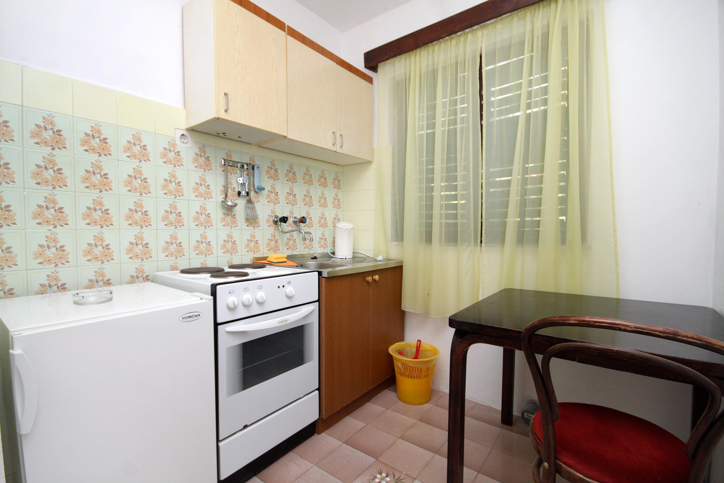 One bedroom apartment near beach Molunat, Dubrovnik  A-e