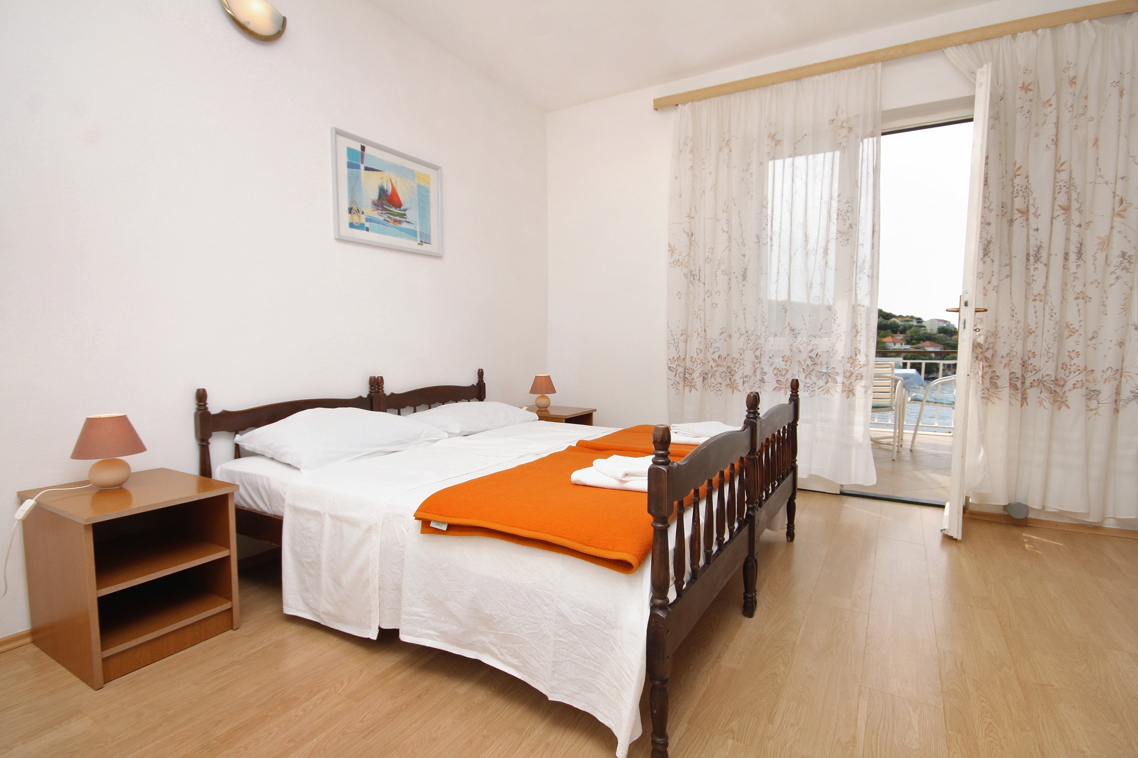 One bedroom apartment near beach Molunat, Dubrovnik  A-f