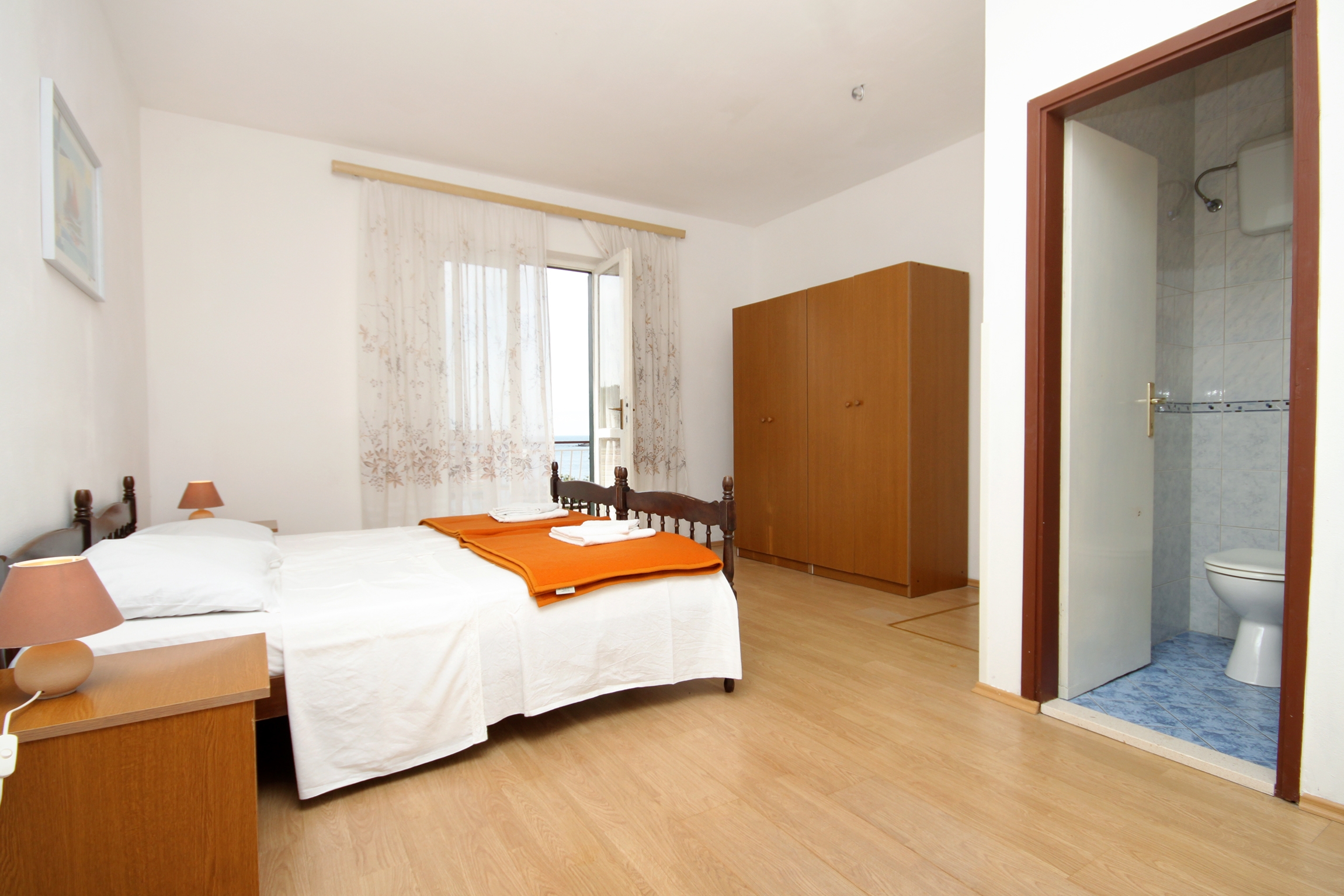 One bedroom apartment near beach Molunat, Dubrovnik  A-f
