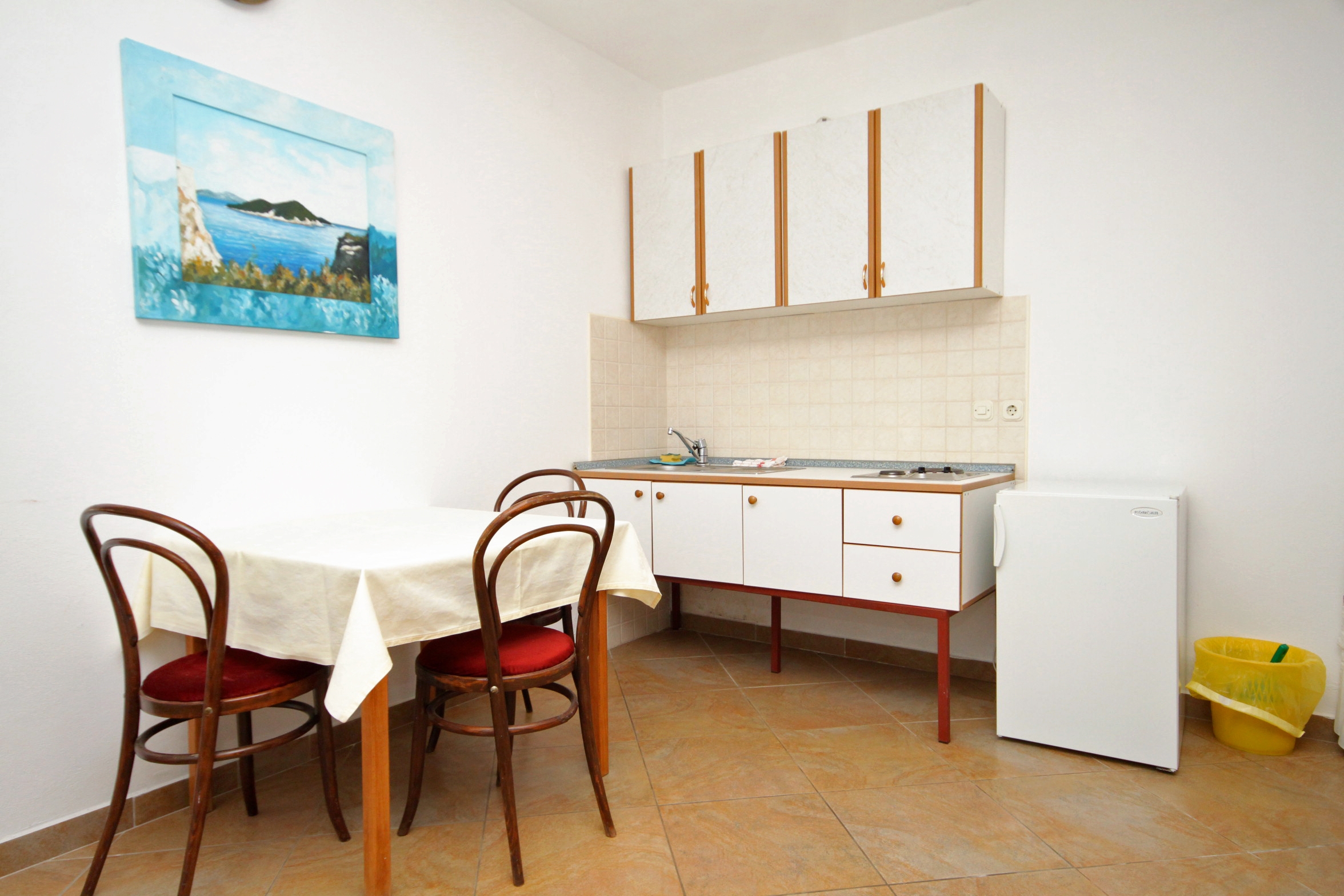One bedroom apartment near beach Molunat, Dubrovnik  A-f