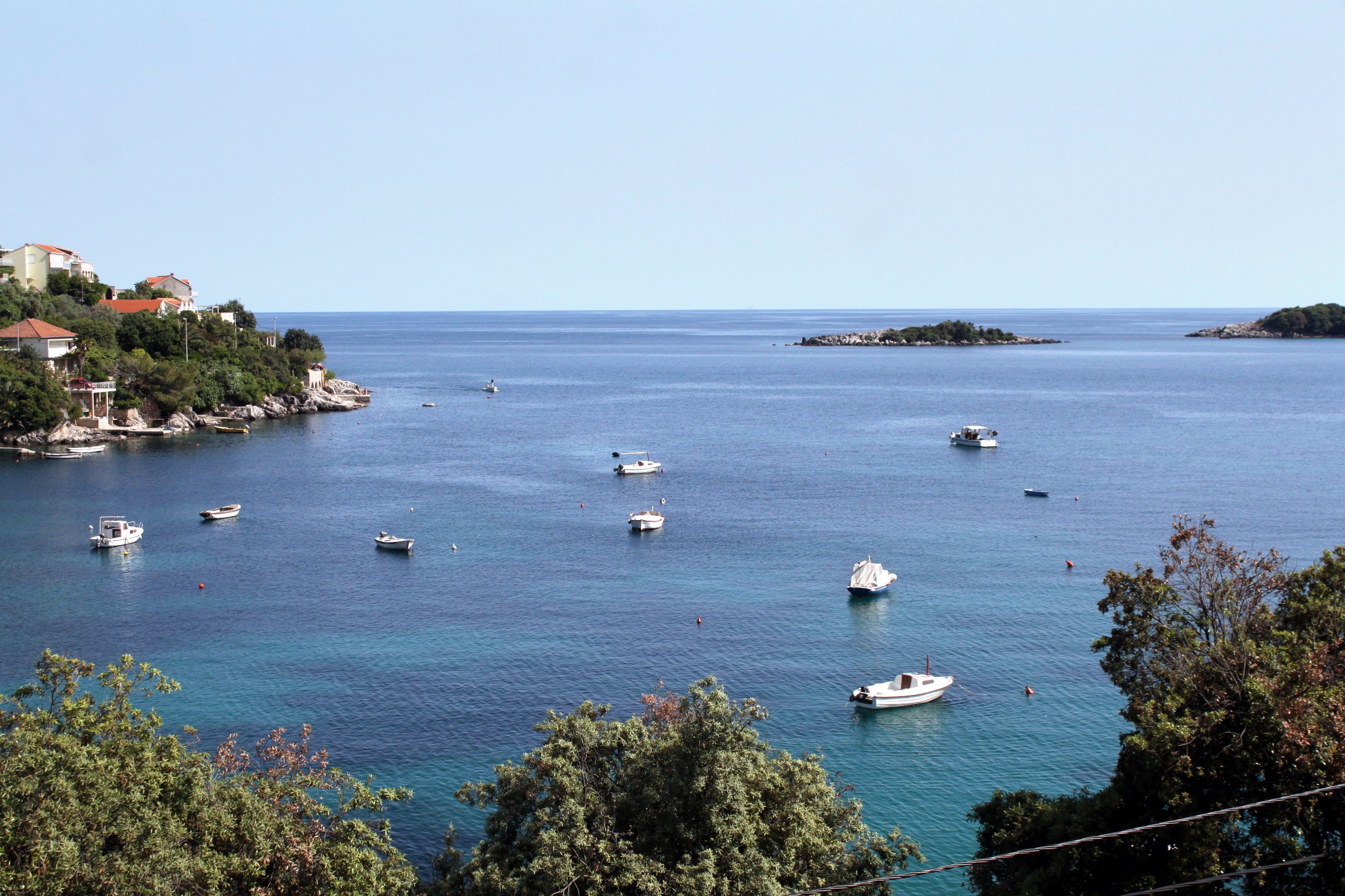One bedroom apartment near beach Molunat, Dubrovnik  A-f
