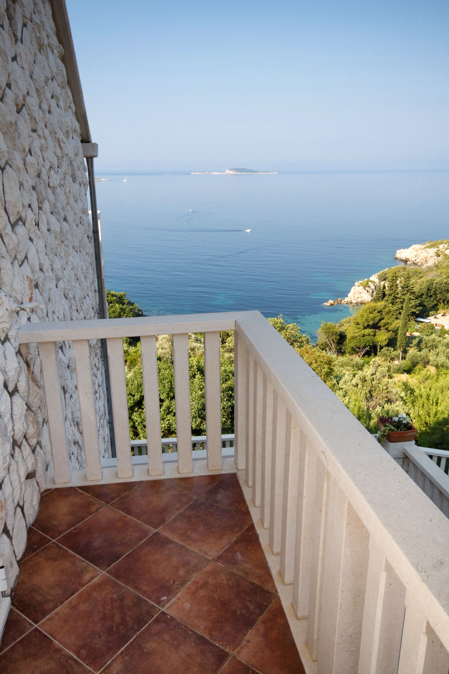 Four bedroom house with terrace and sea view Soline, Dubrovnik  K