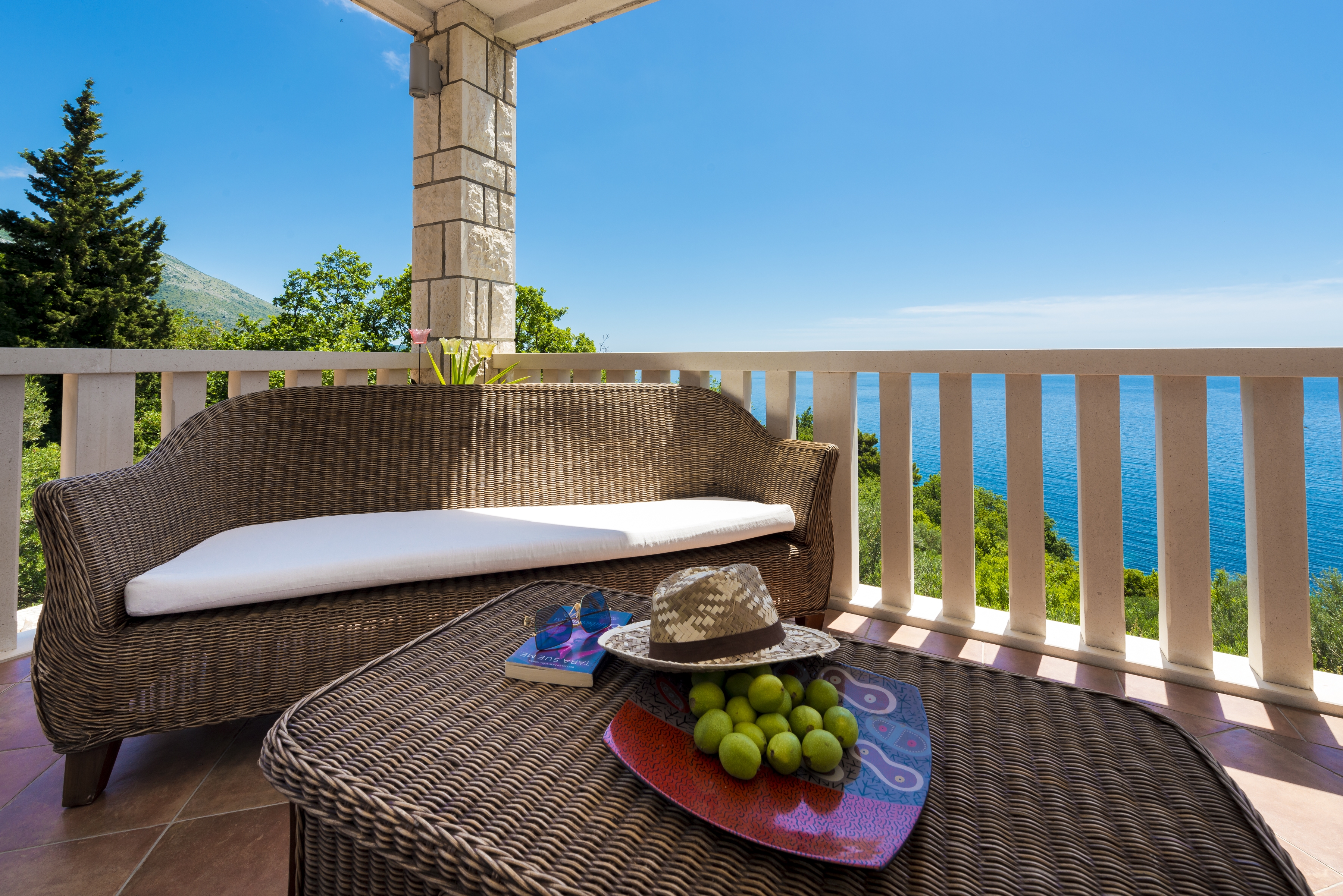 Four bedroom house with terrace and sea view Soline, Dubrovnik  K