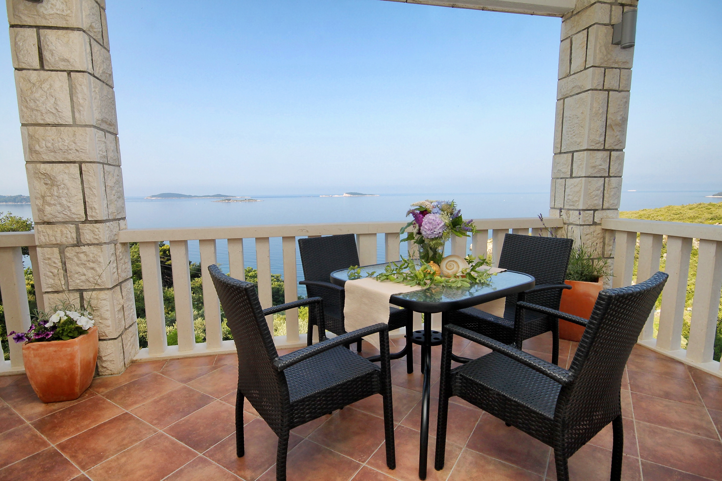 Four bedroom house with terrace and sea view Soline, Dubrovnik  K