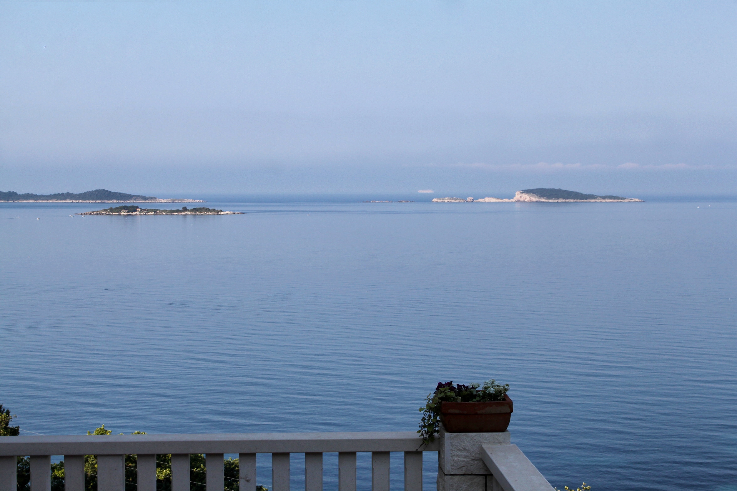 Four bedroom house with terrace and sea view Soline, Dubrovnik  K
