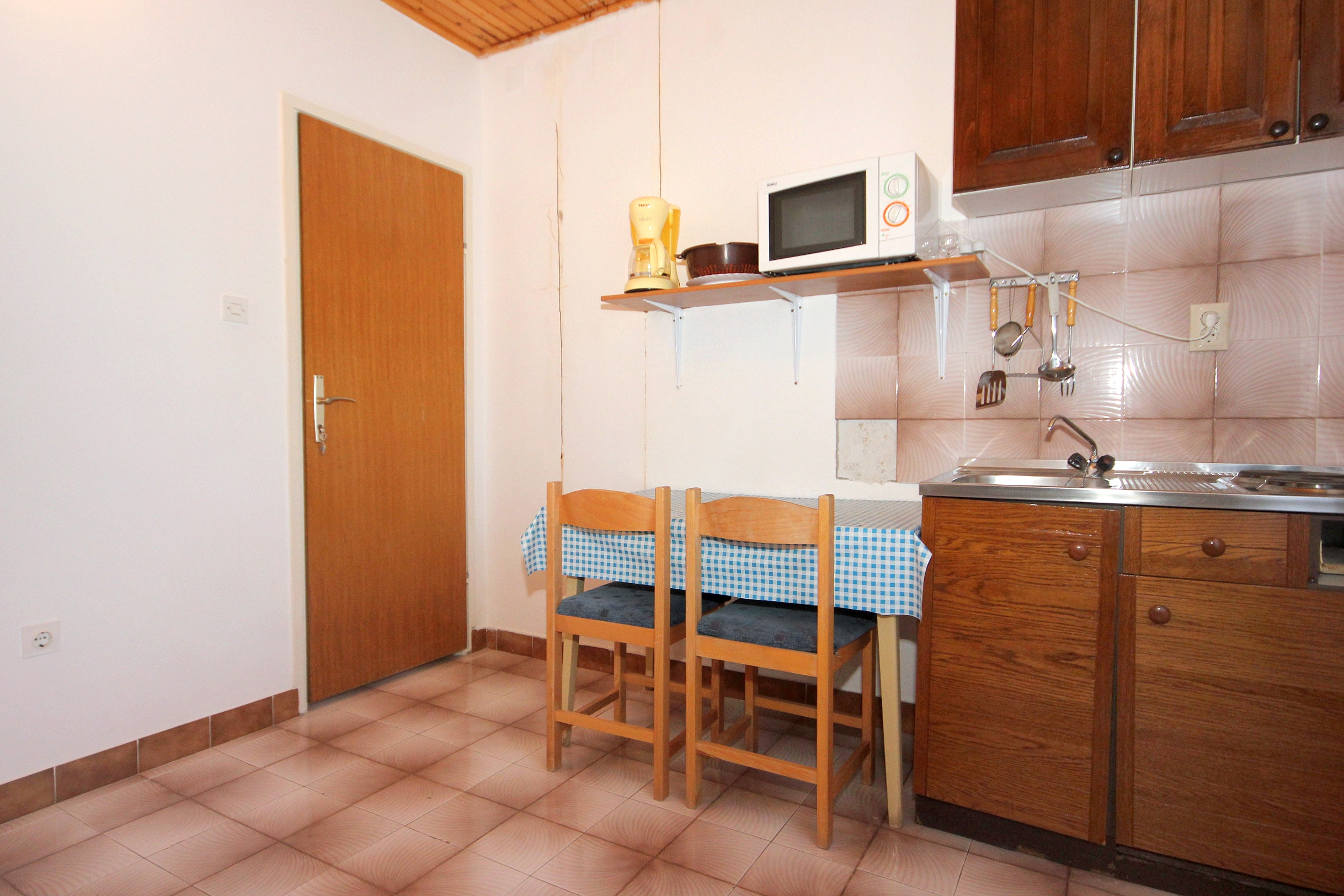 One bedroom apartment with air-conditioning Mandre (Pag) (A-3557-b)