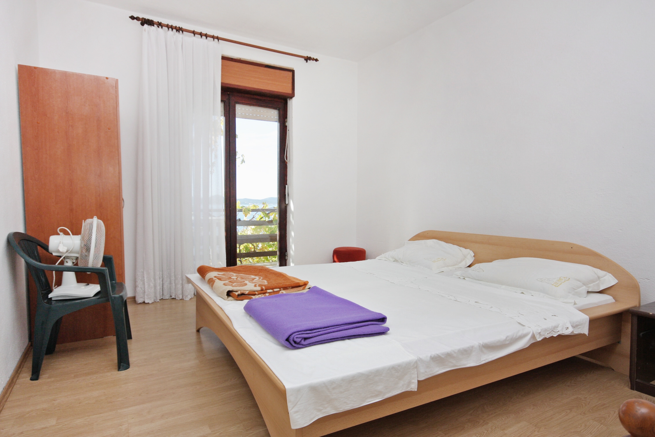 Comfortable and spacious apartment with balcony and sea view Sveti Petar, Biograd  A-b