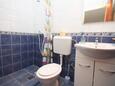 Bathroom Sućuraj, Bathroom in the apartment, (pet friendly) and WiFi.