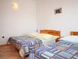 Bedroom Sućuraj, Bedroom in the apartment, (pet friendly) and WiFi.