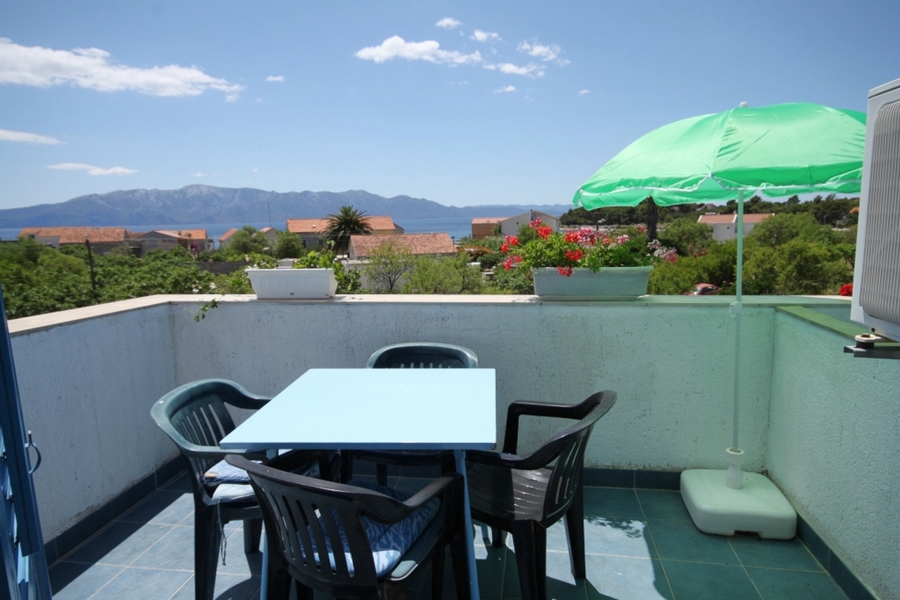 One bedroom apartment with terrace and sea view Sućuraj, Hvar  A-b