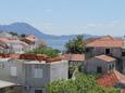 Balkon 2 - pohled Sućuraj, Balkon 2 - pohled v ubytování typu apartment, domácí mazlíčci povoleni a WiFi.