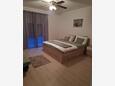 Спальня 1 Turanj, Спальня 1 в размещении типа apartment, WiFi.