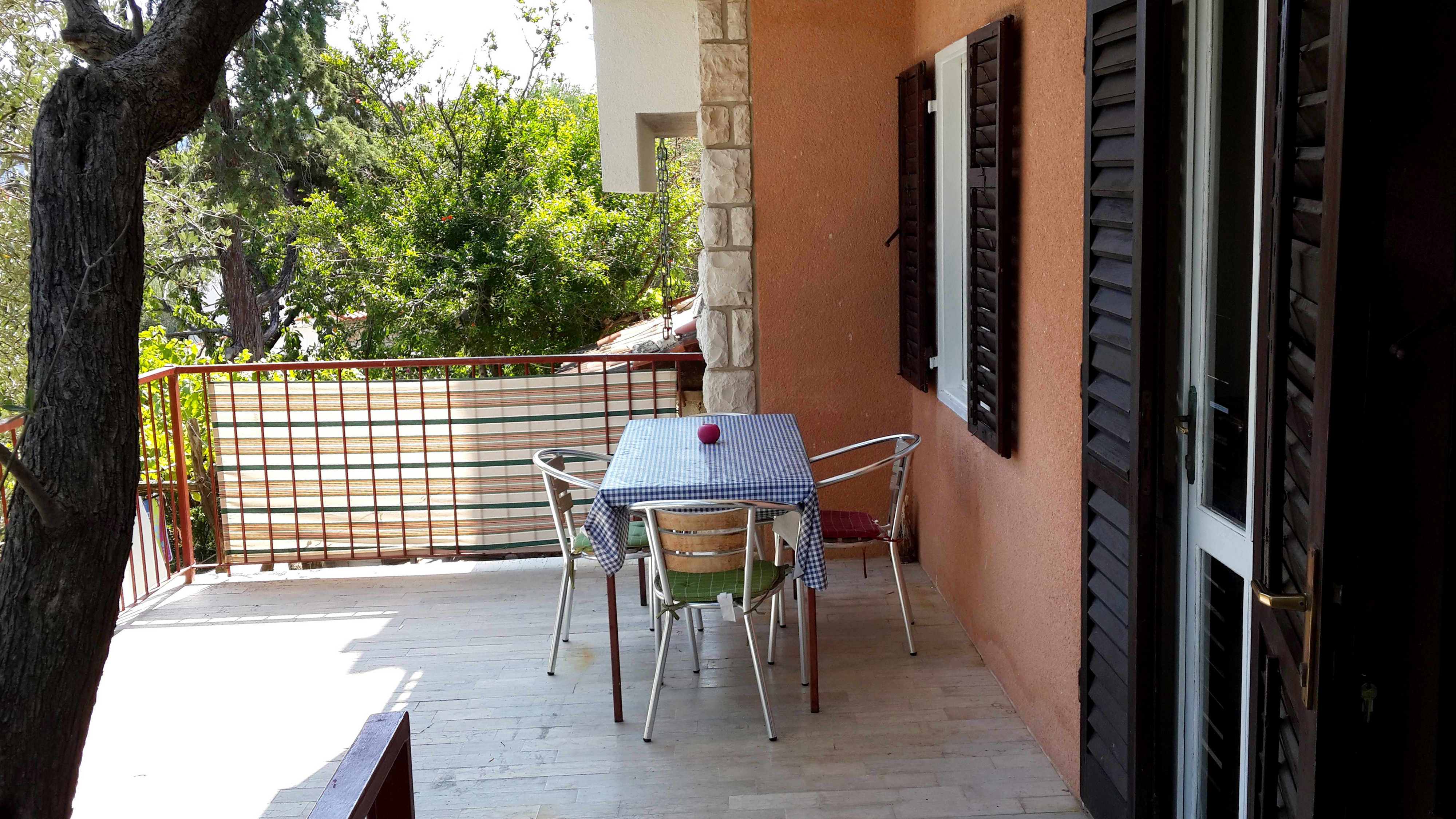 Two bedroom apartment with terrace and sea view Valun, Cres  A-a
