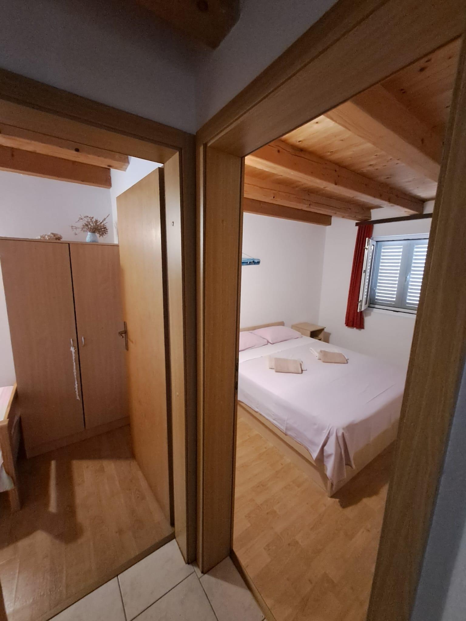 Four bedroom house near beach Krknata, Dugi otok  K