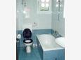Bathroom 1 Jelsa, Bathroom 1 in the apartment, dopusteni kucni ljubimci i WIFI.