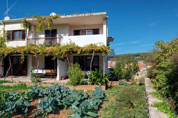 Property Jelsa, Hvar, Property 4002 - Apartments with pebble beach.