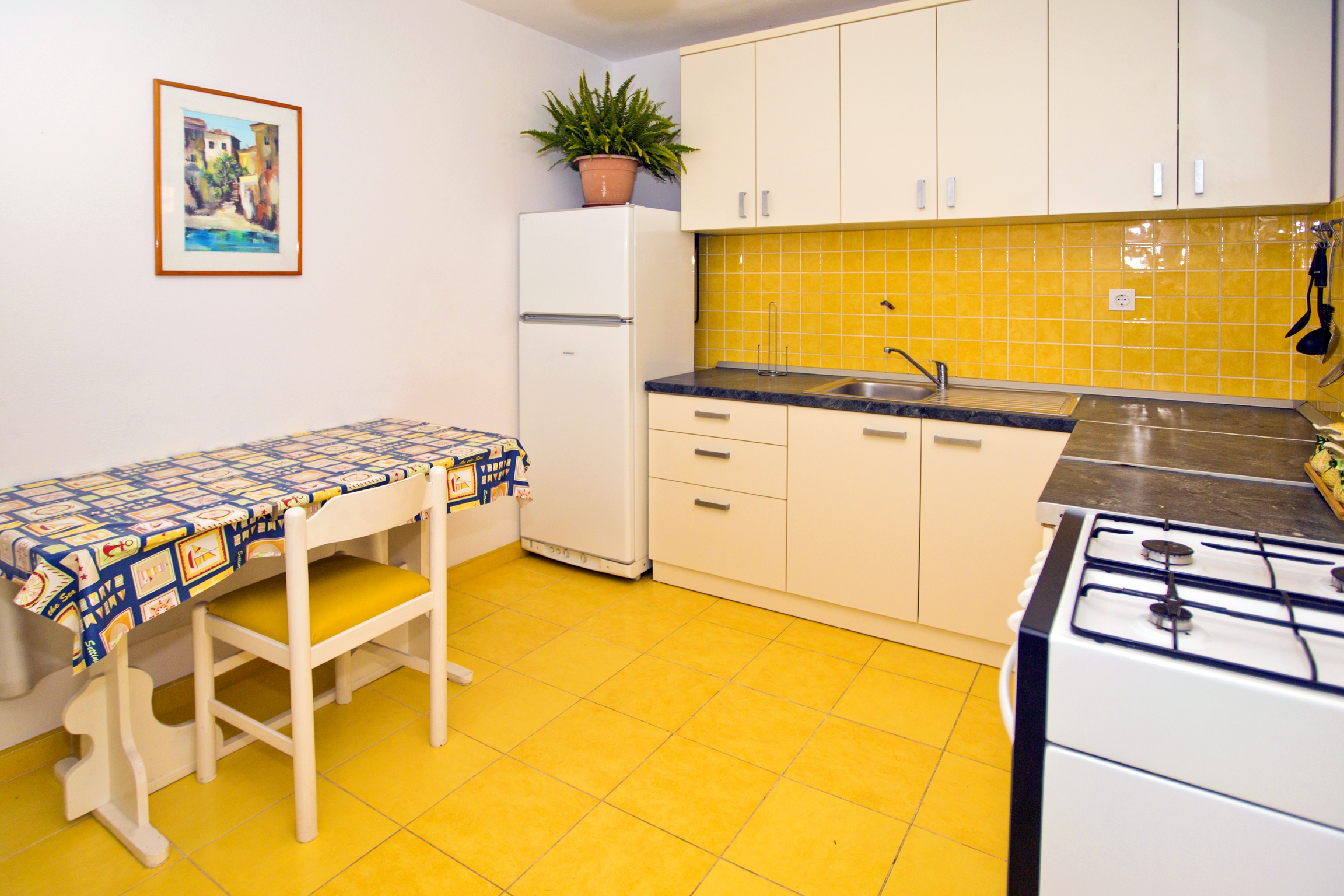 Four-bedroom apartment with balcony and sea view Cove Tvrdni Dolac, Hvar (A-4008-c)