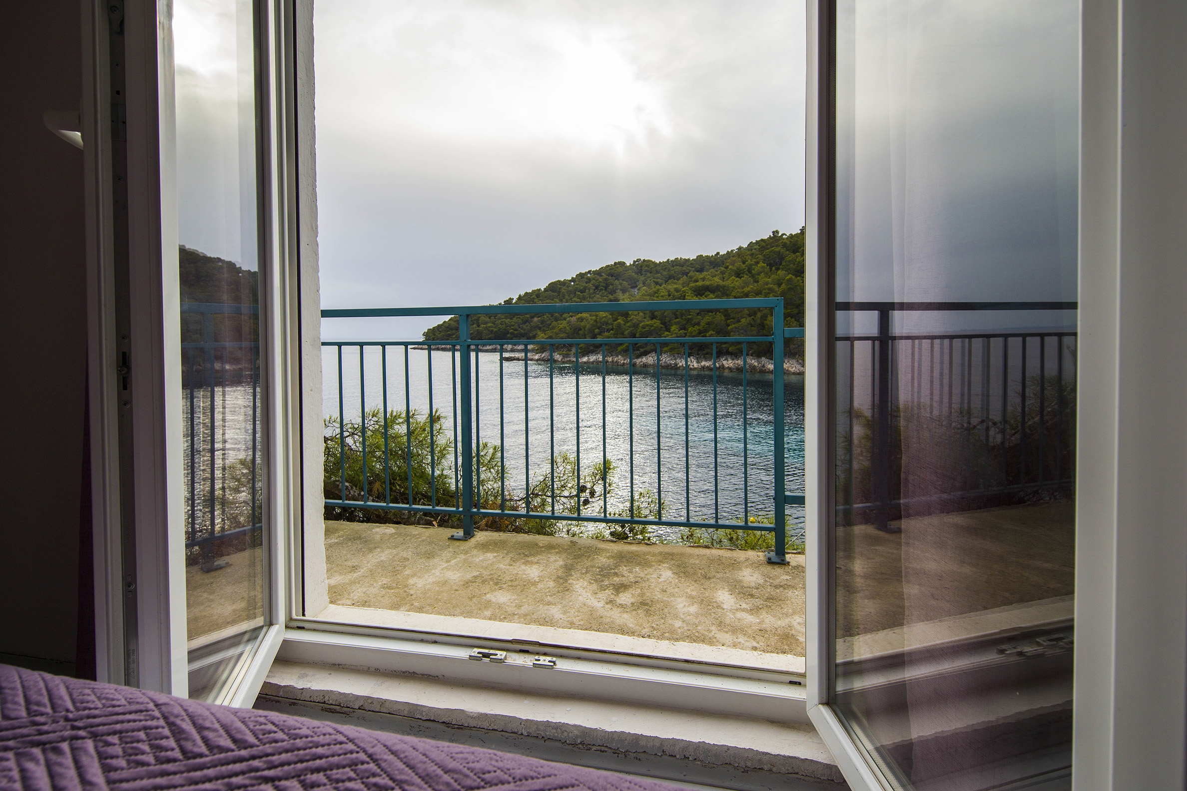 Four bedroom house near beach Cove Skozanje, Hvar  K