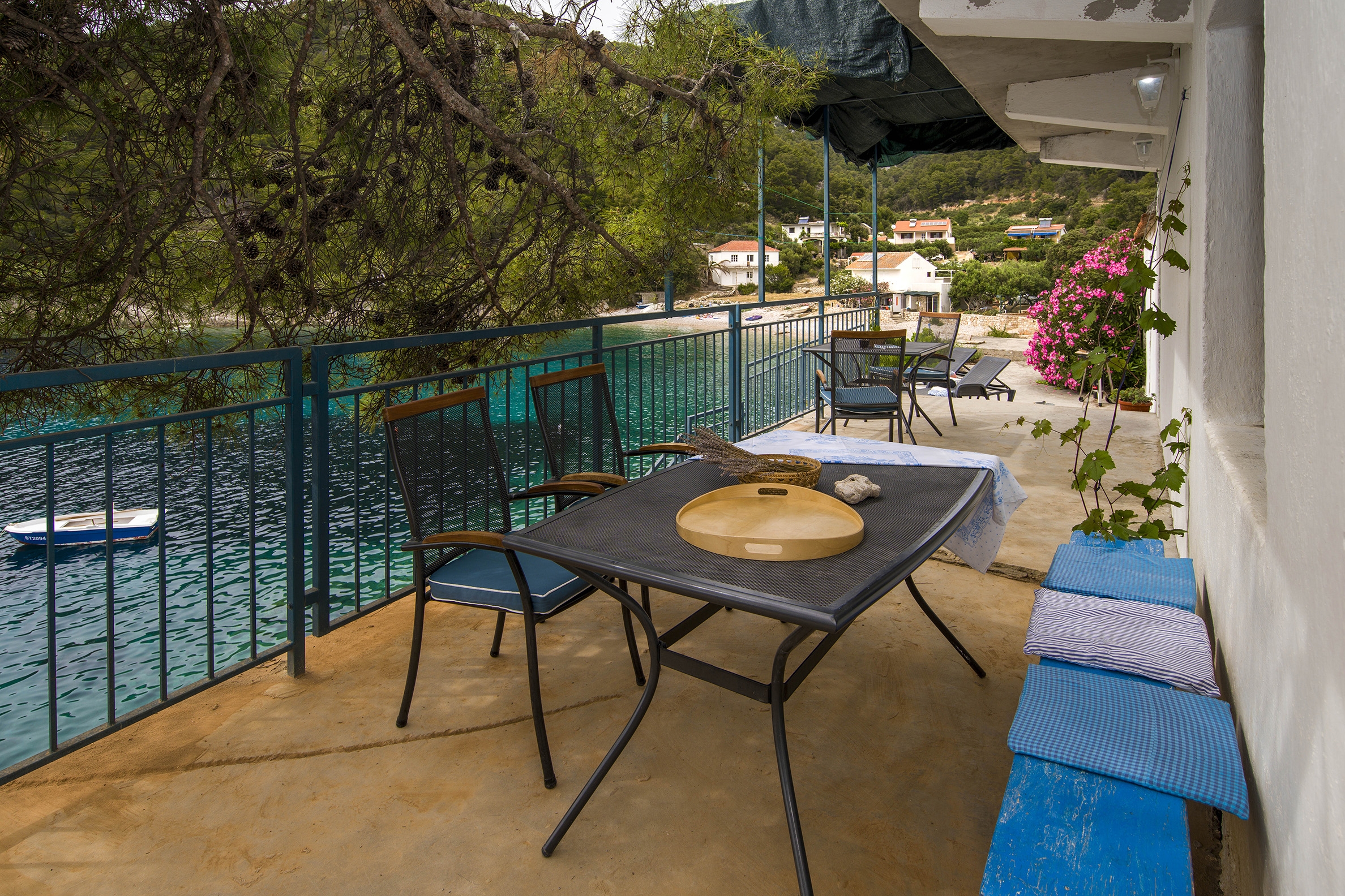 Four bedroom house near beach Cove Skozanje, Hvar  K