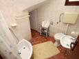 Stari Grad, Bathroom in the studio-apartment, (pet friendly) and WiFi.
