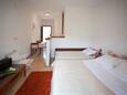 Stari Grad, Bedroom in the studio-apartment, air condition available, (pet friendly) and WiFi.