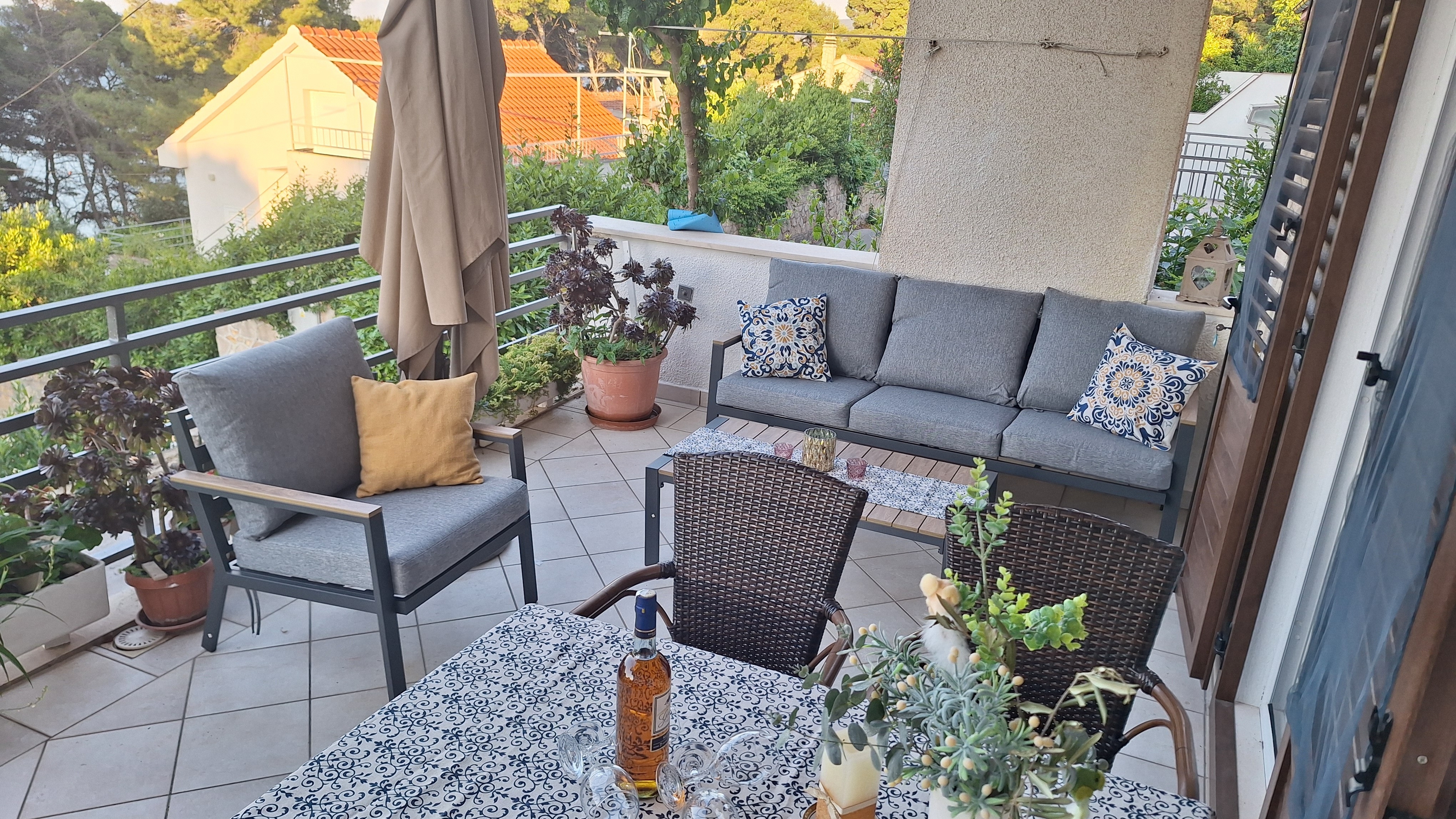 One bedroom apartment with terrace and sea view Jelsa, Hvar  A-a