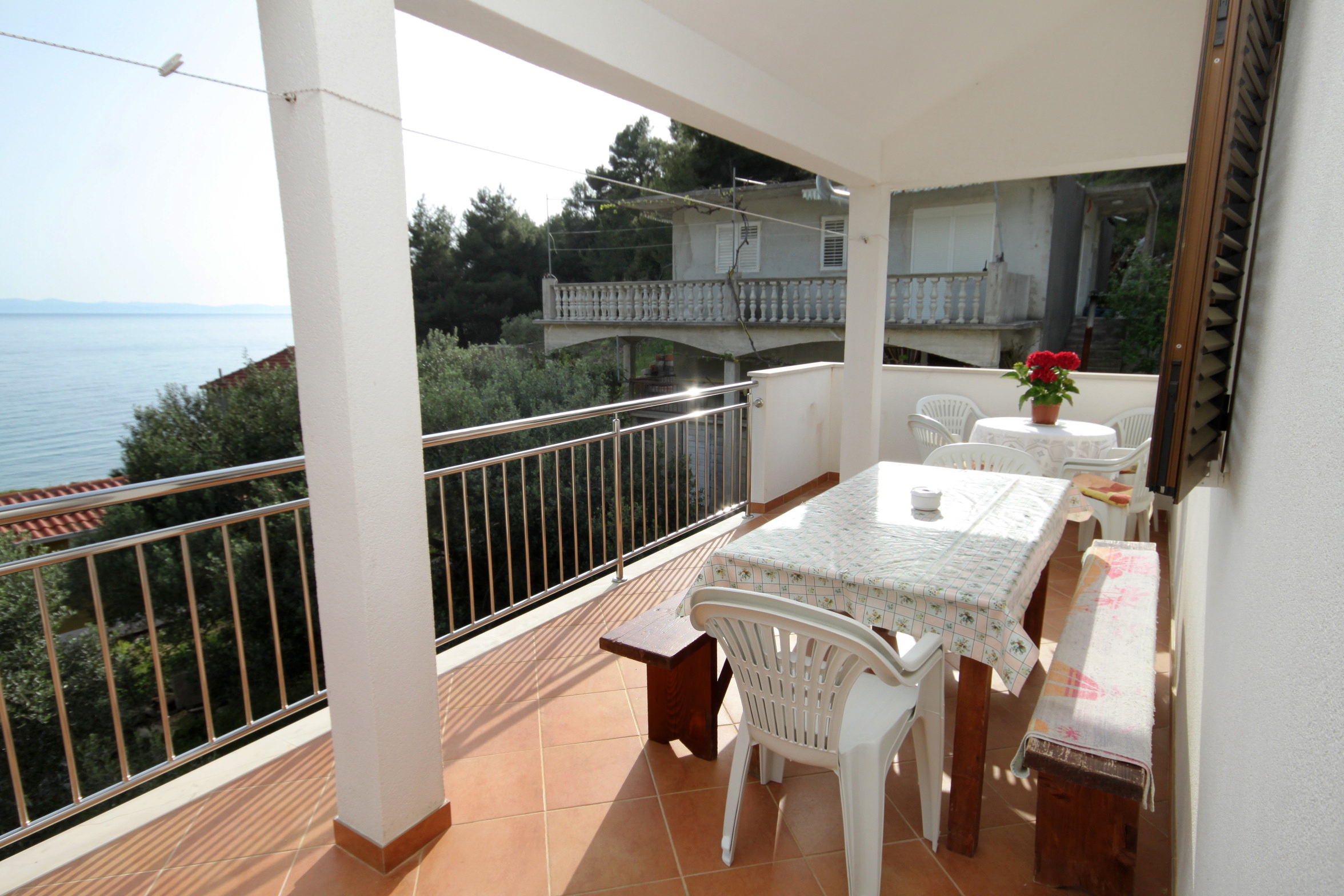 Three bedroom apartment with terrace and sea view Cove Skozanje, Hvar (A-4024-b) Three bedroom apartment with terrace and sea view Cove Skozanje, Hvar (A-4024-b)