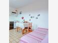Dining room Vrboska, Dining room in the apartment, air condition available, (pet friendly) and WiFi.