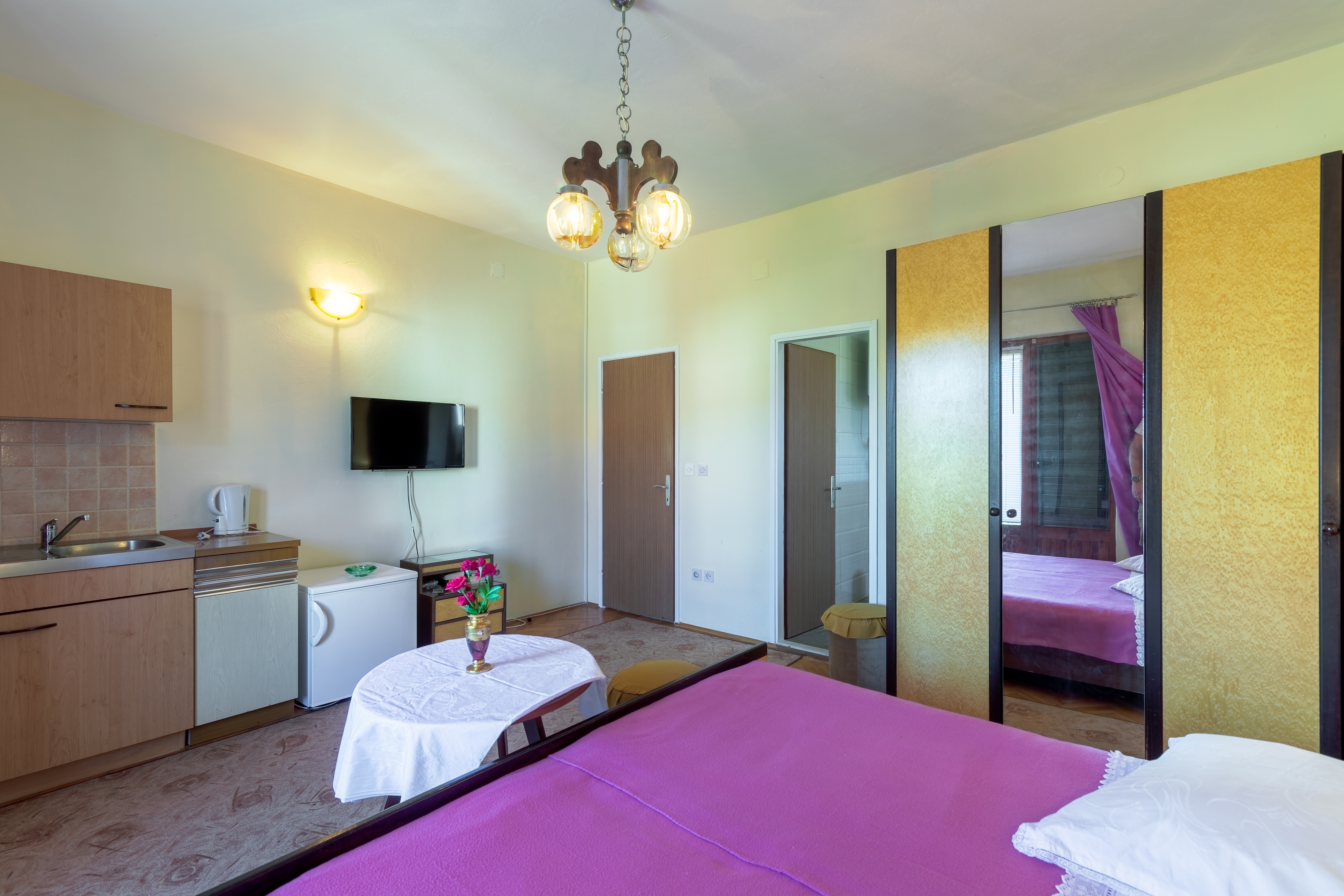 Studio flat with balcony Jelsa, Hvar (AS-4028-a) Studio flat with balcony Jelsa, Hvar (AS-4028-a)