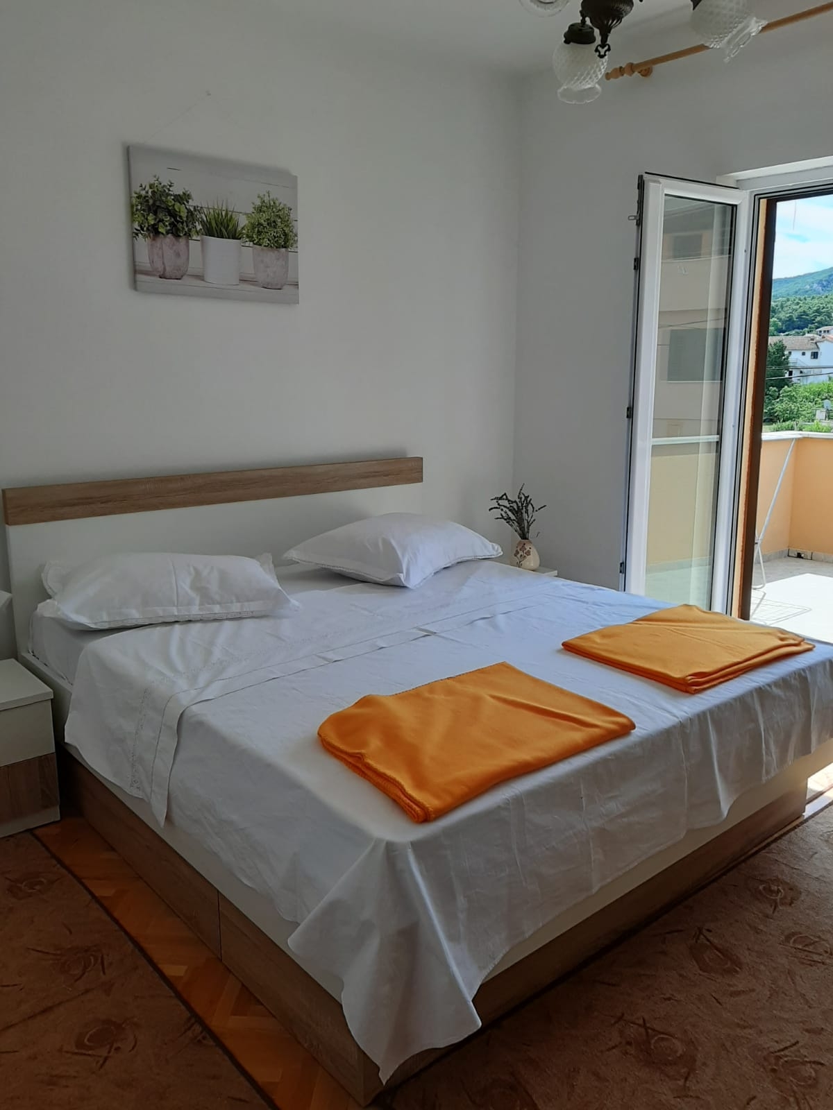 Room with terrace Jelsa, Hvar (S-4028-a) Room with terrace Jelsa, Hvar (S-4028-a)