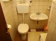Ванная комната Sućuraj, Ванная комната в размещении типа apartment, Домашние животные допускаются и WiFi.