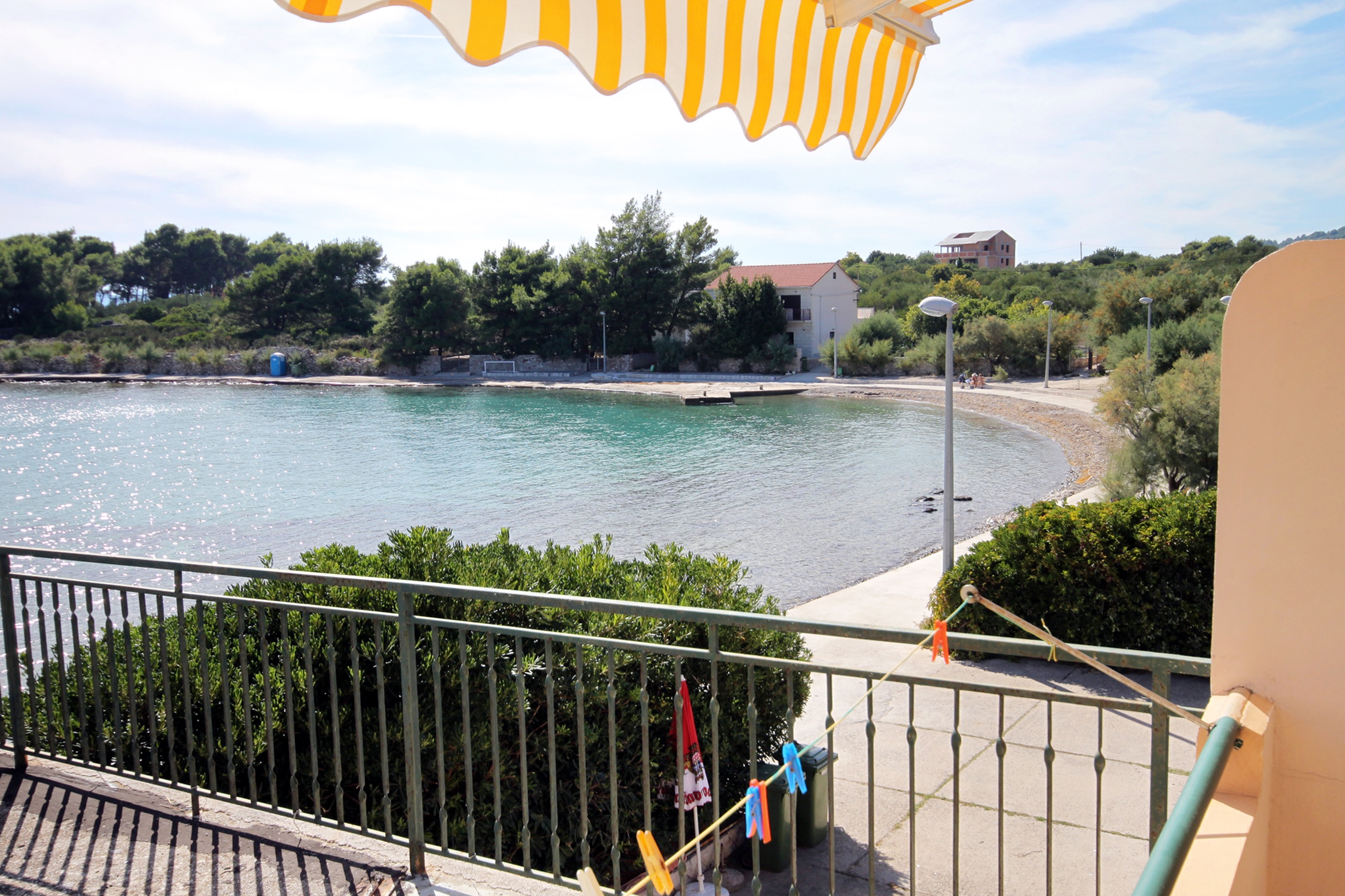 Two bedroom apartment near beach Sućuraj, Hvar  A-e