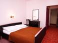 Sućuraj, Bedroom in the room, air condition available, (pet friendly) and WiFi.