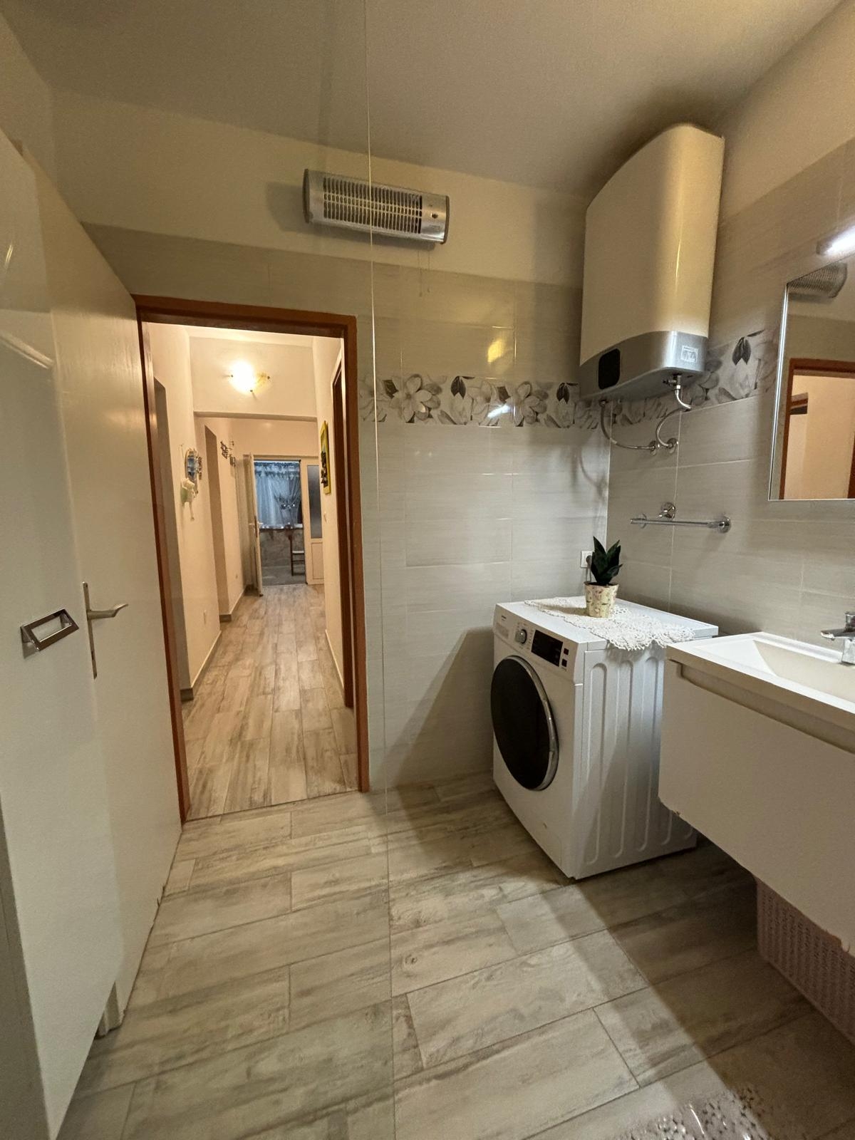 Two bedroom apartment with balcony Jelsa, Hvar  A-b