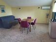 Living room Mudri Dolac, Living room in the apartment, (pet friendly) and WiFi.