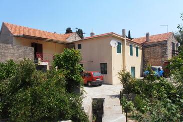 Vrisnik, Hvar, Hébergement 4051 - Appartement avec une plage de galets.