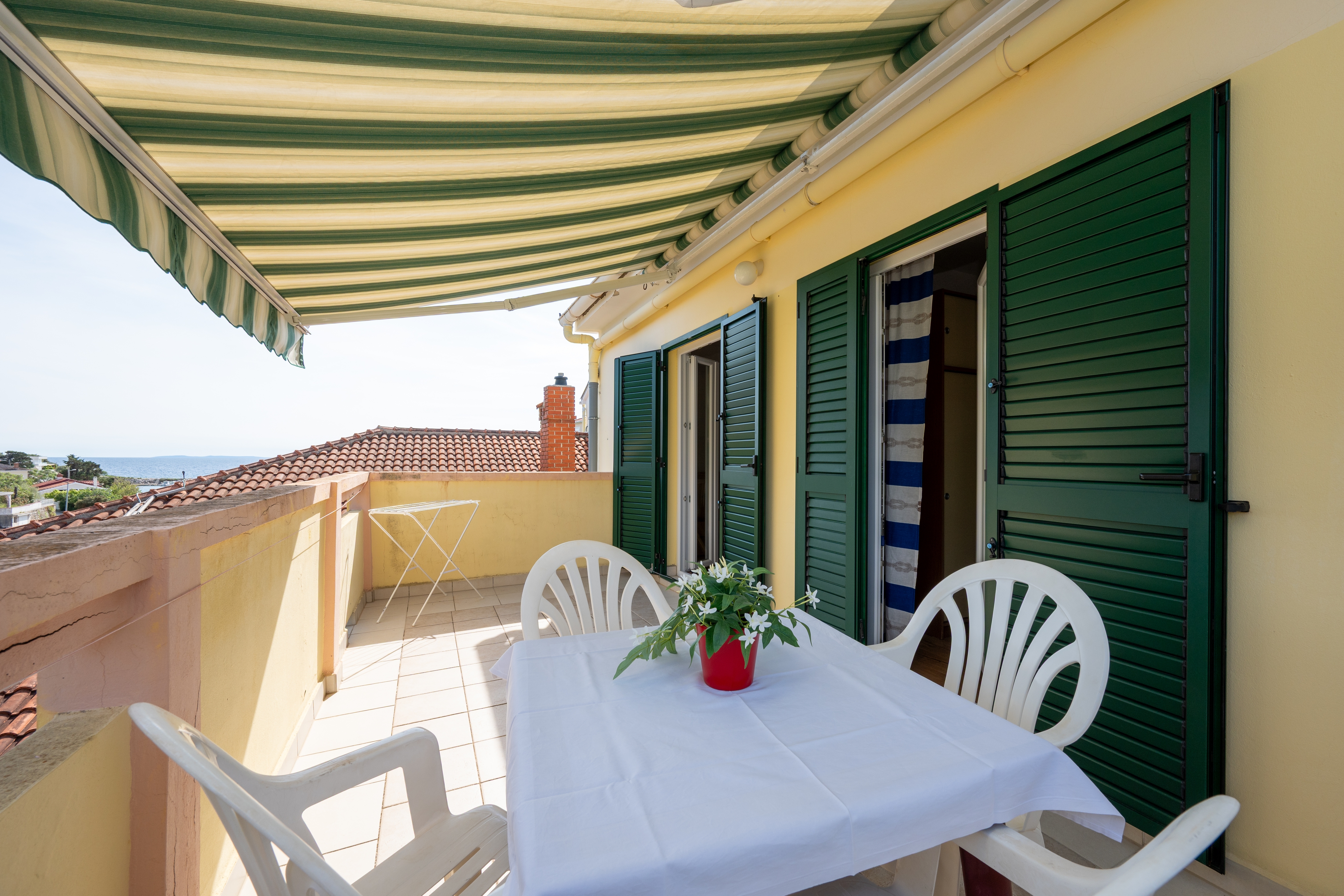 Appartement dune chambre avec la terrasse et la vue sur le mer Jakisnica, Pag (A-4053-a)