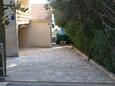 Parking lot Mandre, Pag, Parking lot 4060 - Apartments by the sea.