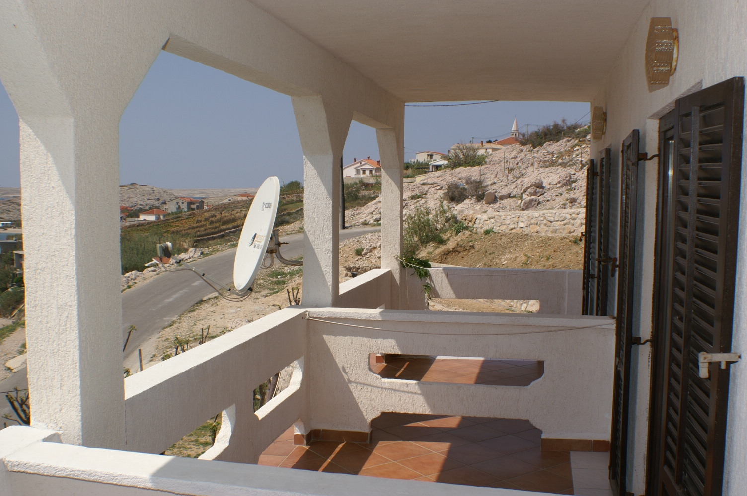 Comfortable and spacious apartment near beach Zubovići, Pag  A-a