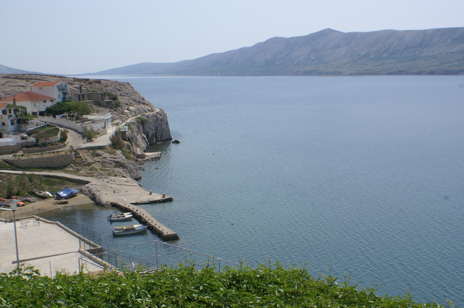 Comfortable and spacious apartment near beach Zubovići, Pag  A-a