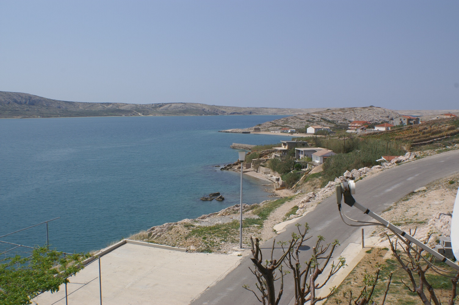 Comfortable and spacious apartment near beach Zubovići, Pag  A-a